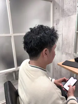 ショート メンズ ayano /レイヤー/艶カラーのヘアスタイル