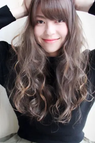ロング カラー 日高 香織のヘアスタイル