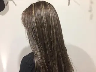ロング カラー VIRETTA 【ヴィレッタ】のヘアスタイル