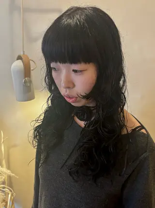 ロング カラー シンバヒナノ/パーマ レイヤー/髪質改善のヘアスタイル