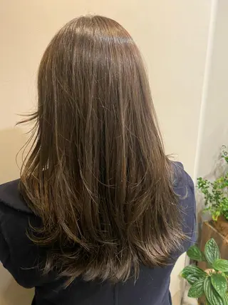 ロング カラー 金ウンス 髪質改善カラーのヘアスタイル