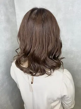 ミディアム 美髪/髪質改善 縮毛矯正/透けカラーのヘアスタイル