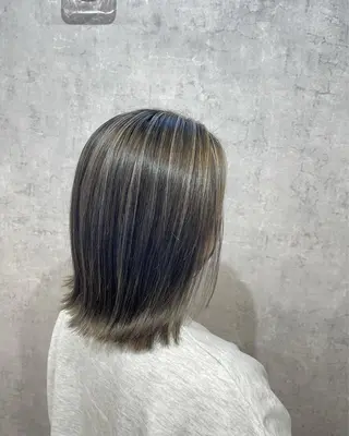 ミディアム カラー 佐々木  まゆかのヘアスタイル