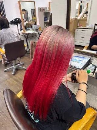ロング 横浜🦋ハイトーン 🫐シャドウルーツのヘアスタイル