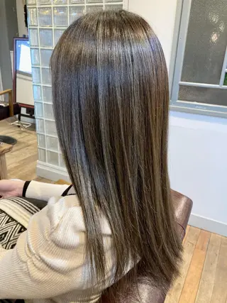ロング タカツド ユウキのヘアスタイル