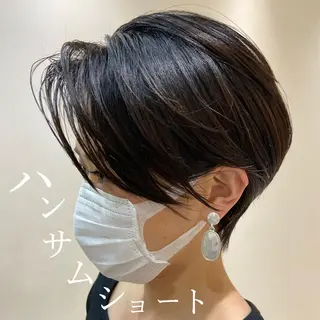 ショート カラー 辛島 涼子のヘアスタイル