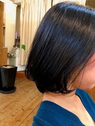 ミディアム nest  のヘアスタイル