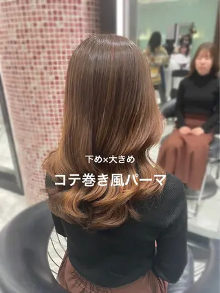 セミロング パーマ コテ巻きパーマ 藤野佑成のヘアスタイル