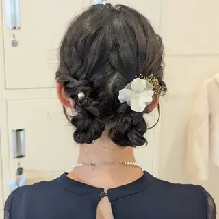 ミディアム ヘアアレンジ 彩桜/艶カラー/小顔 に見せるカット✂のヘアスタイル