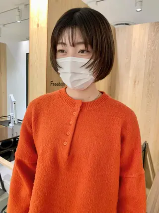 ショート SAKINO． ベージュカラーのヘアスタイル
