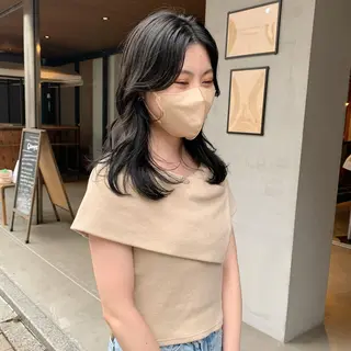 ロング カラー SAKINO． ベージュカラーのヘアスタイル