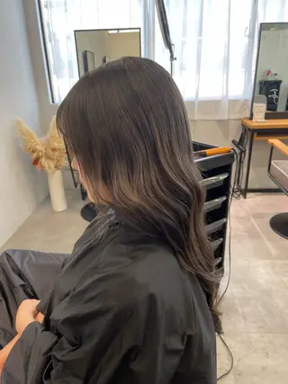 セミロング カラー 抜け感/ワンカラー/ 明大前/桑田のヘアスタイル