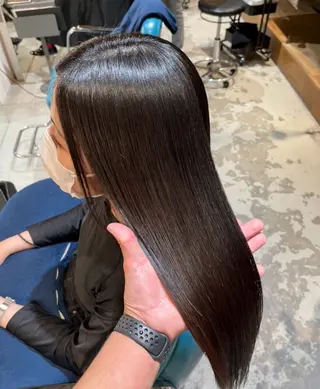 ロング 必ず笑顔で帰っていた だきます！安田祐貴のヘアスタイル