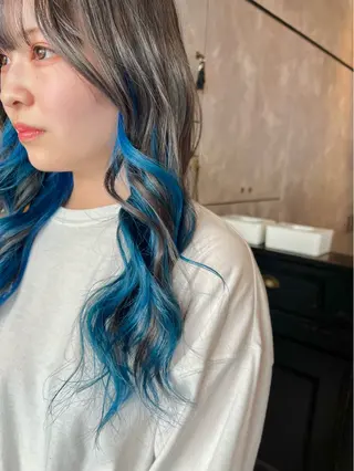 セミロング カラー 🌈インナーカラー ‘ショウマ’🌈のヘアスタイル