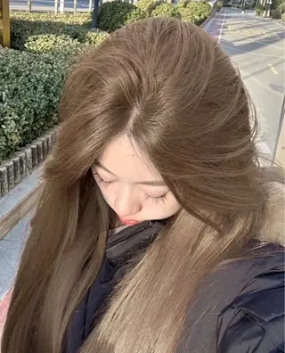 カラー 韓国風レイヤーカラー ライムのヘアスタイル