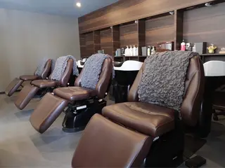 NANA / MONDのヘアスタイル