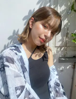 ミディアム 小顔レイヤー/ ベージュ🤍Rieのヘアスタイル