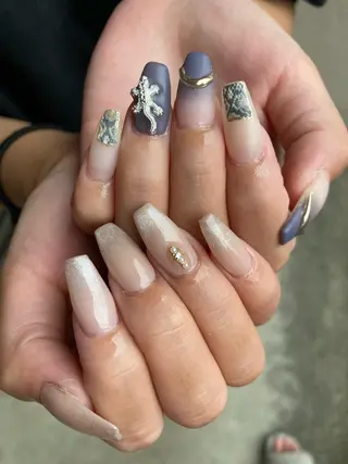 セミロング ネイル ✴︎ Delightのネイルデザイン