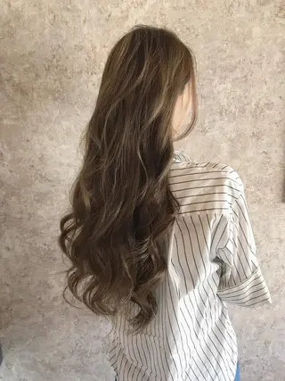 ミディアム カラー パーマ 小顔カット✨ 透明感カラー/村上のヘアスタイル