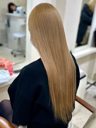 カラー 🤍爆モテハイトーン 🤍ブリーチ特化🤍のヘアスタイル