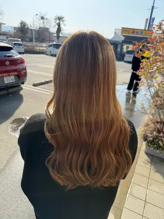 カラー 馬場 美咲のヘアスタイル