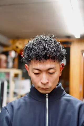 パーマ メンズ 関 晃哉のヘアスタイル