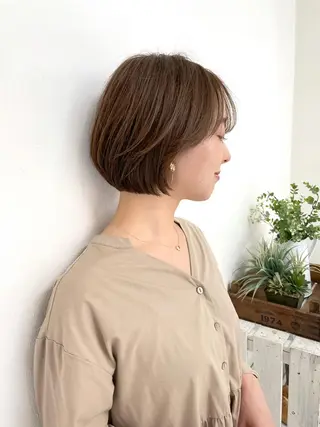 ショート esse大阪茶屋町店所属・レイヤーカット 新井田陽寿のヘアスタイル