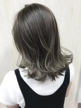 ミディアム カラー BOX mico.のヘアスタイル