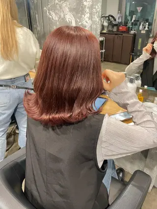 ミディアム カラー パーマ ヘアアレンジ メンズ キッズ ネイル マツエク・マツパ アイブロウ 透明感カラー・レイヤ ー🎀amika🎀のヘアスタイル