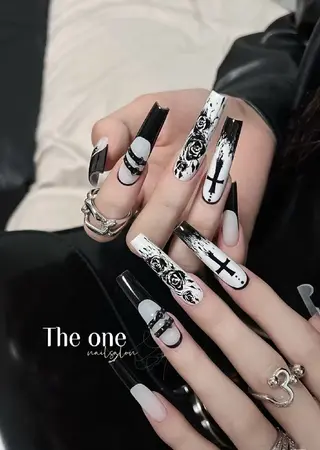 ネイル Theone栄店 伊藤のネイルデザイン