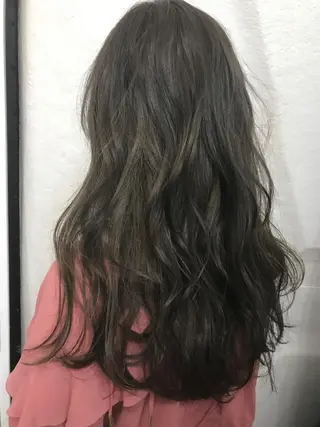 セミロング カラー 白髪ぼかしハイライト バレイヤージュヤマトのヘアスタイル