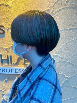 ショート レイヤーカット🖤 SAYAのヘアスタイル