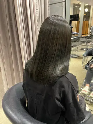 セミロング カラー 須藤　優真 切りっぱなしボブのヘアスタイル