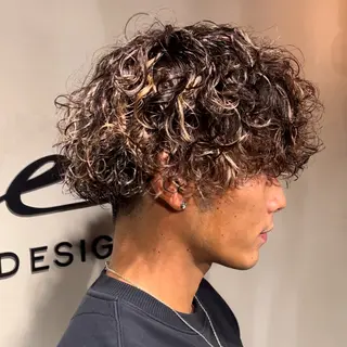 パーマ メンズ 艶感/レイヤーカット 🌐Taketoのヘアスタイル