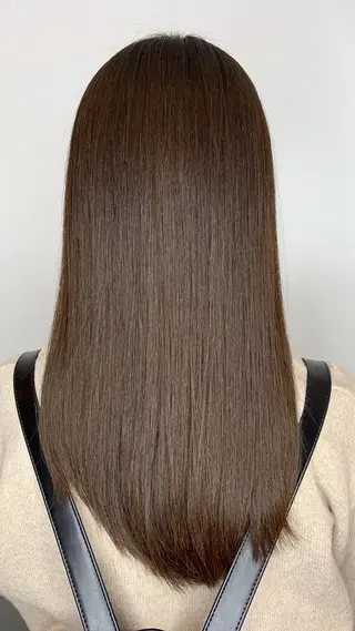 ミディアム カラー トップ スタイリストのヘアスタイル
