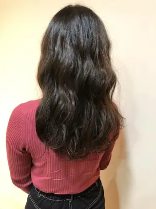 ロング カラー MIOベージュカラー 柔らかいカラーのヘアスタイル