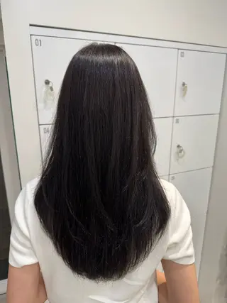 ロング モデル支持率Ｎｏ．1 透明感グレージュのヘアスタイル