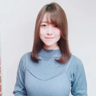 ミディアム KASHI|顔まわり ×艶髪プロデューサーのヘアスタイル