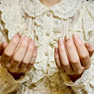 ミディアム Nail Salon midnightのネイルデザイン