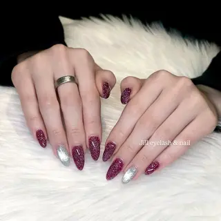 ネイル ami 𝜗𝜚˚⋆のネイルデザイン