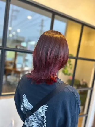 ミディアム カラー 井上 花音のヘアスタイル