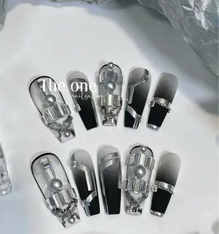 ネイル THE ONE 杉山のネイルデザイン