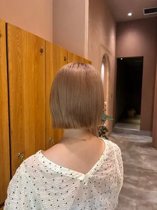 ショート カラー ヘーゼルベージュ/ 赤み消し/はるのヘアスタイル