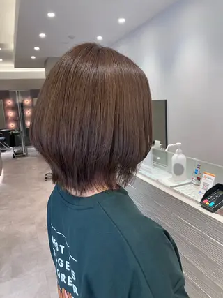 ショート カラー サキ🤍ハイトーン 🩰くびれ巻きヘアのヘアスタイル