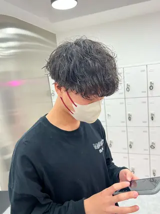 ショート カラー パーマ メンズ メンズパーマ特化 TAIGAのヘアスタイル