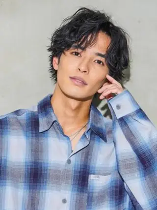 パーマ メンズ ✖️リーアキト LEEAKITO✖️のヘアスタイル