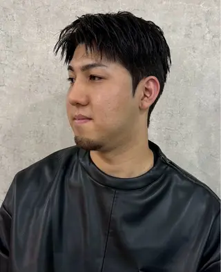 ショート カラー パーマ メンズ 森下 佑大のヘアスタイル