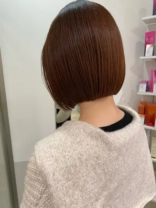 ショート 顔まわりカラー特化 赤津百合絵のヘアスタイル