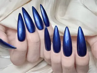 ネイル る りのネイルデザイン