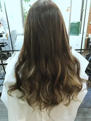 ロング WEST OLAND 安藤のヘアスタイル